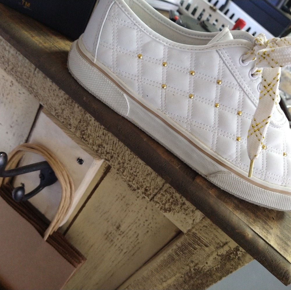 Shoes - Picture 3 of 3